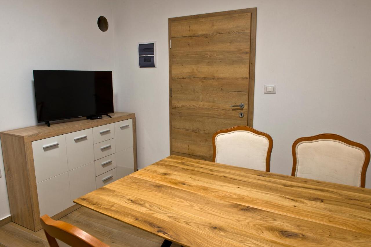 Apartmaji Tanto Malovse Crnice Exterior foto